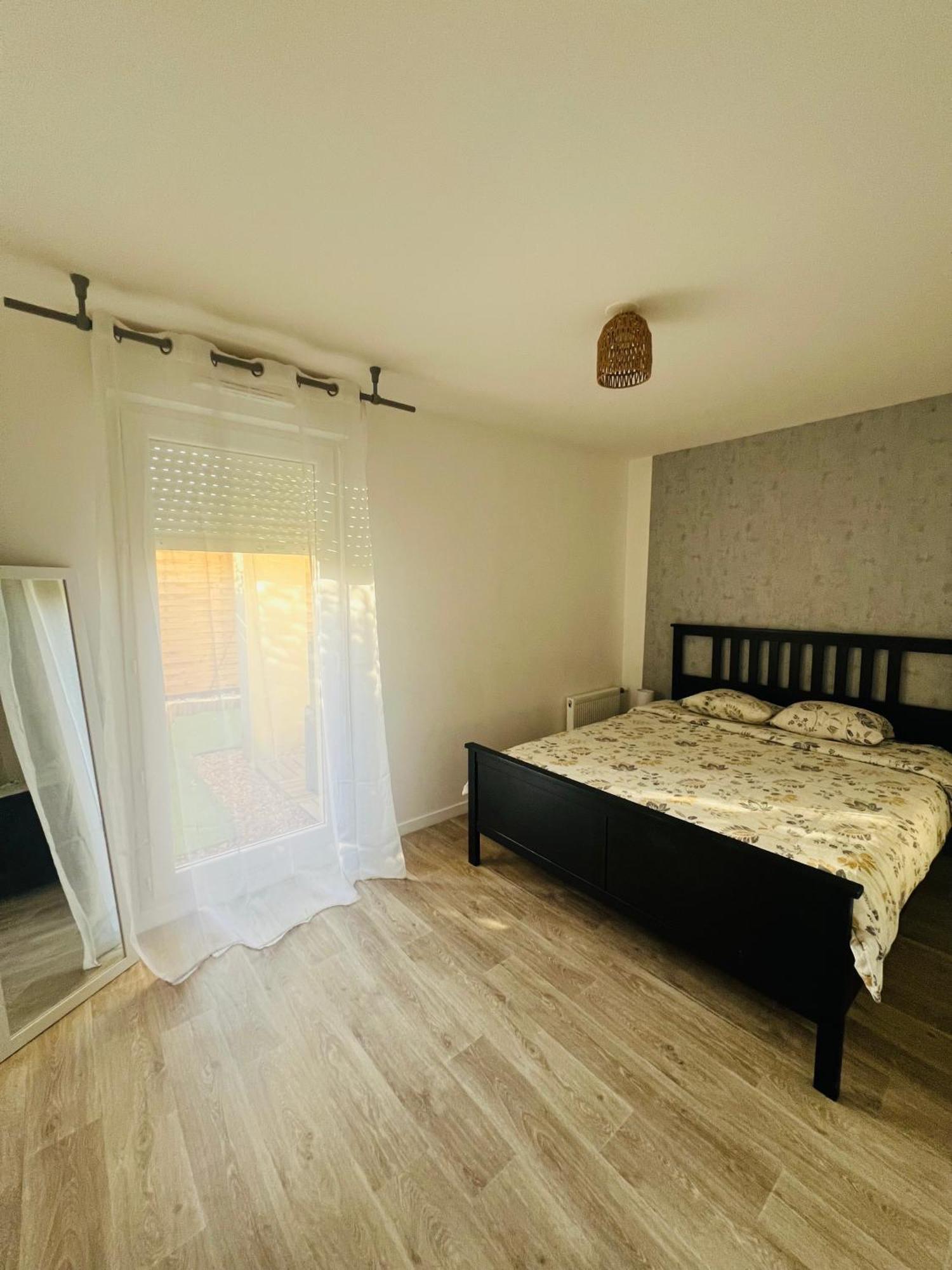 Appartement Rez De Chaussee Avec Parking Prive Ορλεάνη Εξωτερικό φωτογραφία